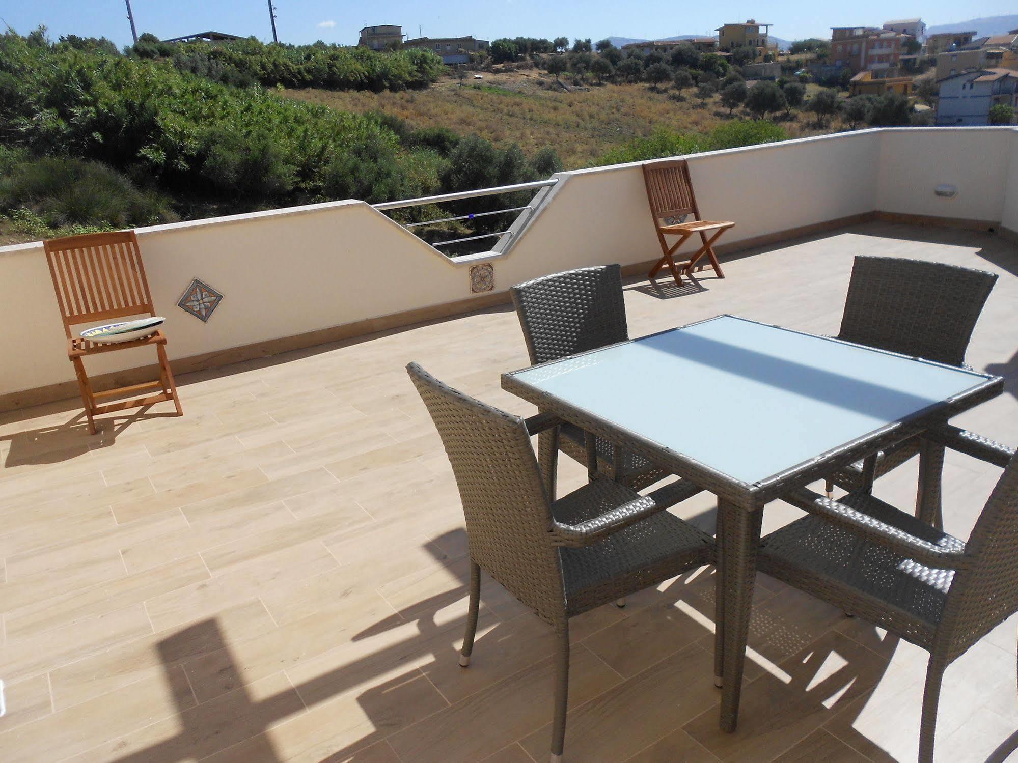 Bosco Sea Apartments Сан-Леоне Экстерьер фото